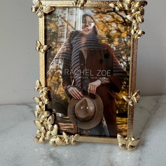 Gold metal frame butterfly around frame 3D 4x6” - Picture 1 of 7